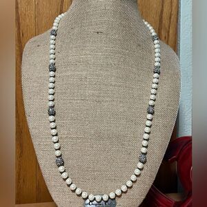 NWT Dillard’s Elegant Pearl and Silver Necklace Length 33” + 3” extender. #DILL1